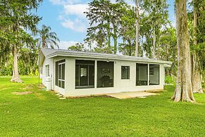 Dock + Screened Porch: Lake Istokpoga Retreat