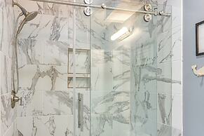 Walk to Beach: Family Getaway By San Luis Pass!