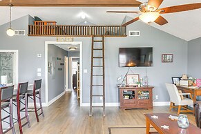 Walk to Beach: Family Getaway By San Luis Pass!