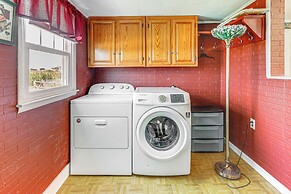 Walkable Beach Retreat on Chesapeake Bay!