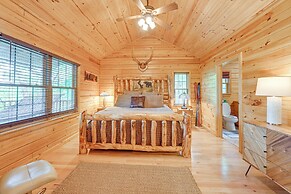 Game Room, Hot Tub & Decks: Scenic Franklin Cabin