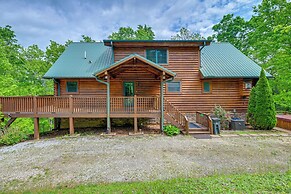 Game Room, Hot Tub & Decks: Scenic Franklin Cabin