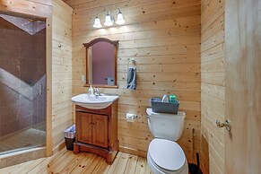 Game Room, Hot Tub & Decks: Scenic Franklin Cabin