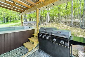 2 Mi to Main Street: Cabin w/ Hot Tub in Monterey!