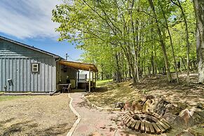 2 Mi to Main Street: Cabin w/ Hot Tub in Monterey!