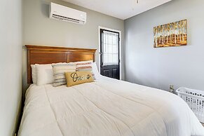 2 Mi to Main Street: Cabin w/ Hot Tub in Monterey!