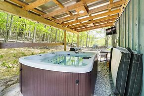 2 Mi to Main Street: Cabin w/ Hot Tub in Monterey!