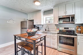 2 Mi to Main Street: Cabin w/ Hot Tub in Monterey!