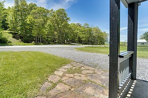 2 Mi to Main Street: Cabin w/ Hot Tub in Monterey!