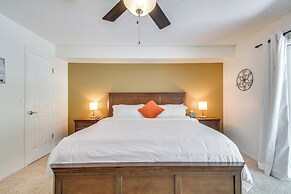 Hike, Boat & More: Cabin w/ Hot Tub in Ahwahnee!