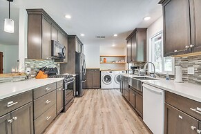 Hike, Boat & More: Cabin w/ Hot Tub in Ahwahnee!