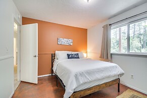 Hike, Boat & More: Cabin w/ Hot Tub in Ahwahnee!