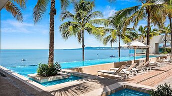 Gorgeous 1BR Condo With Pools Sea Views