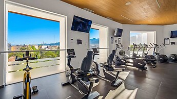 Gorgeous 1BR Condo With Pools Sea Views