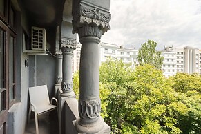 Elegant 3BR Flat Steps From Romanian Athenaeum