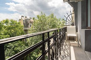 Elegant 3BR Flat Steps From Romanian Athenaeum