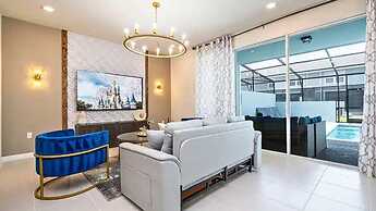 Modern 5BR Townhouse w Private Pool Near Disney