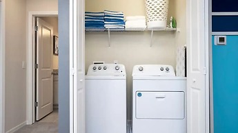 Modern 5BR Townhouse w Private Pool Near Disney