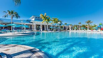 Modern 5BR Townhouse w Private Pool Near Disney