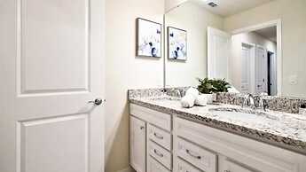 Modern 5BR Townhouse w Private Pool Near Disney