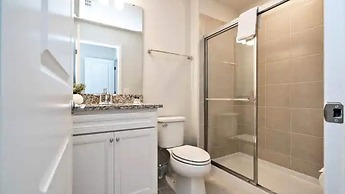 Modern 5BR Townhouse w Private Pool Near Disney