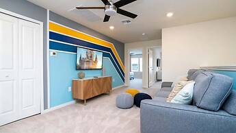 Modern 5BR Townhouse w Private Pool Near Disney