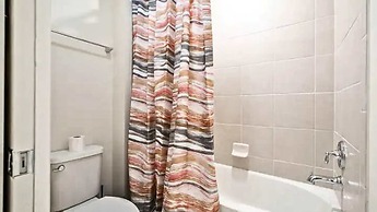 Modern 5BR Townhouse w Private Pool Near Disney