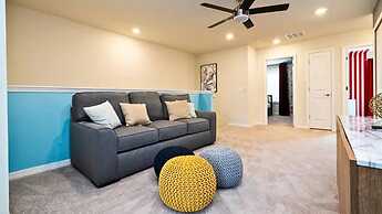 Modern 5BR Townhouse w Private Pool Near Disney