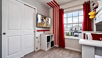 Modern 5BR Townhouse w Private Pool Near Disney