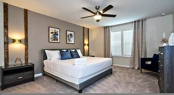 Modern 5BR Townhouse w Private Pool Near Disney