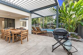 Curlews Nest - Pool BBQ and Beach