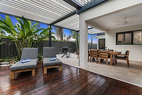 Curlews Nest - Pool BBQ and Beach