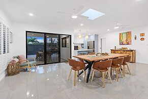 Curlews Nest - Pool BBQ and Beach