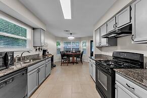 Prime Round Rock, Tx Getaway 4 Bedroom Home