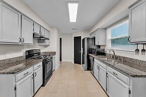 Prime Round Rock, Tx Getaway 4 Bedroom Home