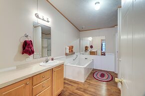 Hunt, Fish, Unwind: Countryside Escape in Texas!