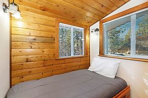 Tranquil 2-Bedroom Retreat