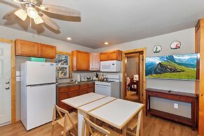 Tranquil 2-Bedroom Retreat