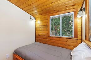 Tranquil 2-Bedroom Retreat