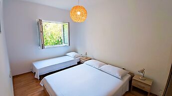 Leana Apartments , Island of Brač