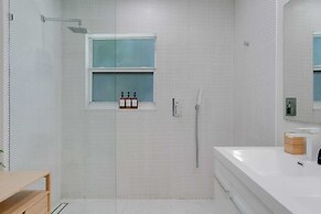 Sunshine Edit- Contemporary Yard and Near Beach