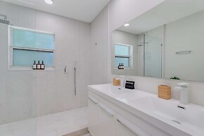 Sunshine Edit- Contemporary Yard and Near Beach