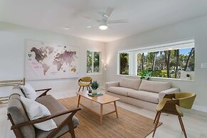 Sunshine Edit- Contemporary Yard and Near Beach