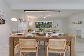 Sunshine Edit- Contemporary Yard and Near Beach