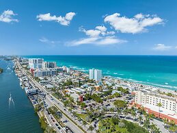 Sunshine Edit- Contemporary Yard and Near Beach