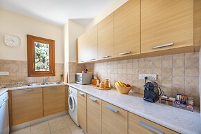 Aa02 Adjacent to Aphrodite Hills- Communal Pool, Garden