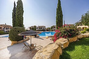 Aa02 Adjacent to Aphrodite Hills- Communal Pool, Garden