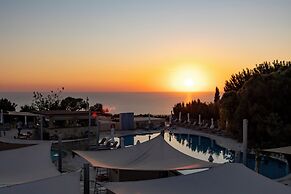 Aa02 Adjacent to Aphrodite Hills- Communal Pool, Garden