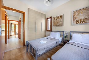 Aa02 Adjacent to Aphrodite Hills- Communal Pool, Garden
