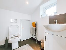 The Isabella Studio by Richmond Park